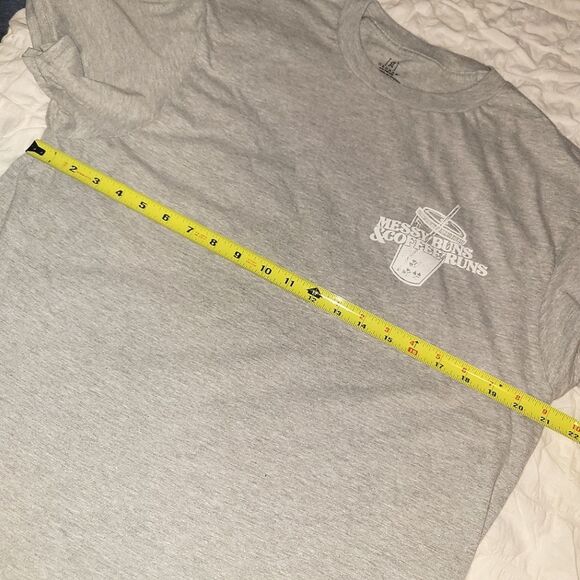 New Messy Buns and Coffee Runs Grey T-Shirt Large - Picture 6 of 8